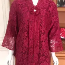 Atasan Kebaya Brukat Nova TYB Modern Elegan Lengan 7/8 dengan Furing dan Bros Lepas