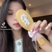 Sisir Kayu Personalisasi dengan Nama | Christmas Hampers 2025 Stylish