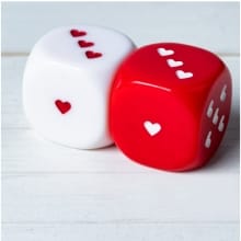 Dadu Hati Merah Putih – 25mm, Unik dan Lucu!