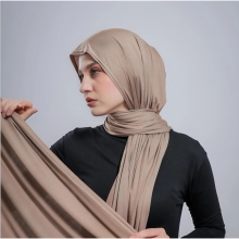 Pashmina Kaos Rayon Premium – Kerudung Ideal untuk Berbagai Kesempatan