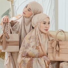 Mukena Jumbo Premium Silk Renda Mewah Arunika