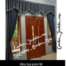 Gorden Pliscet Mewah dengan Poni Renda