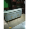Lemari Stylish dari MDF dengan Kaki Besi Gold